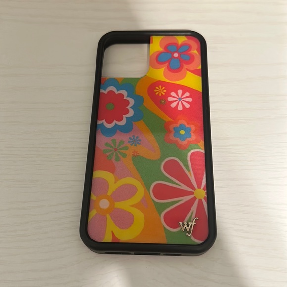 *SOLD* Wildflower 12pro case - Picture 1 of 1